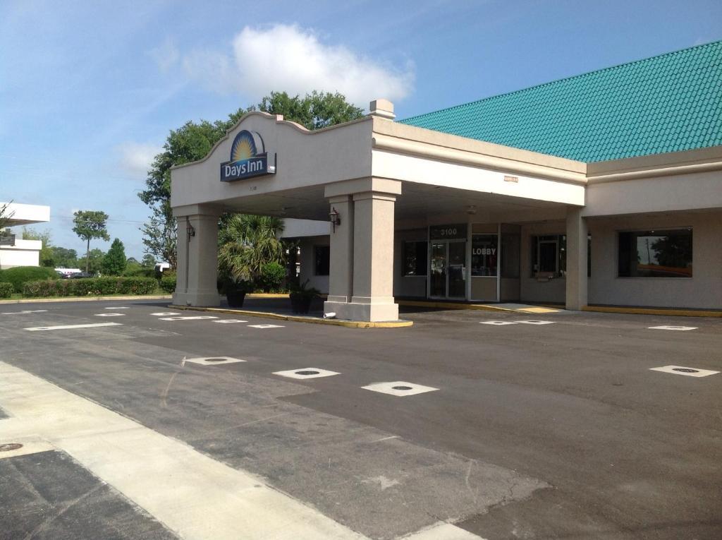 Days Inn Panama City 23Rd Street Exterior photo